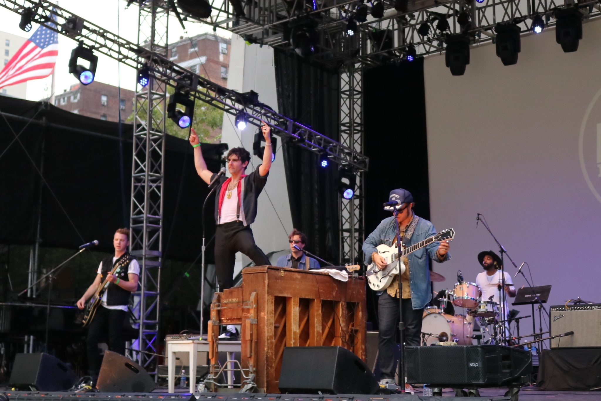 Low Cut Connie