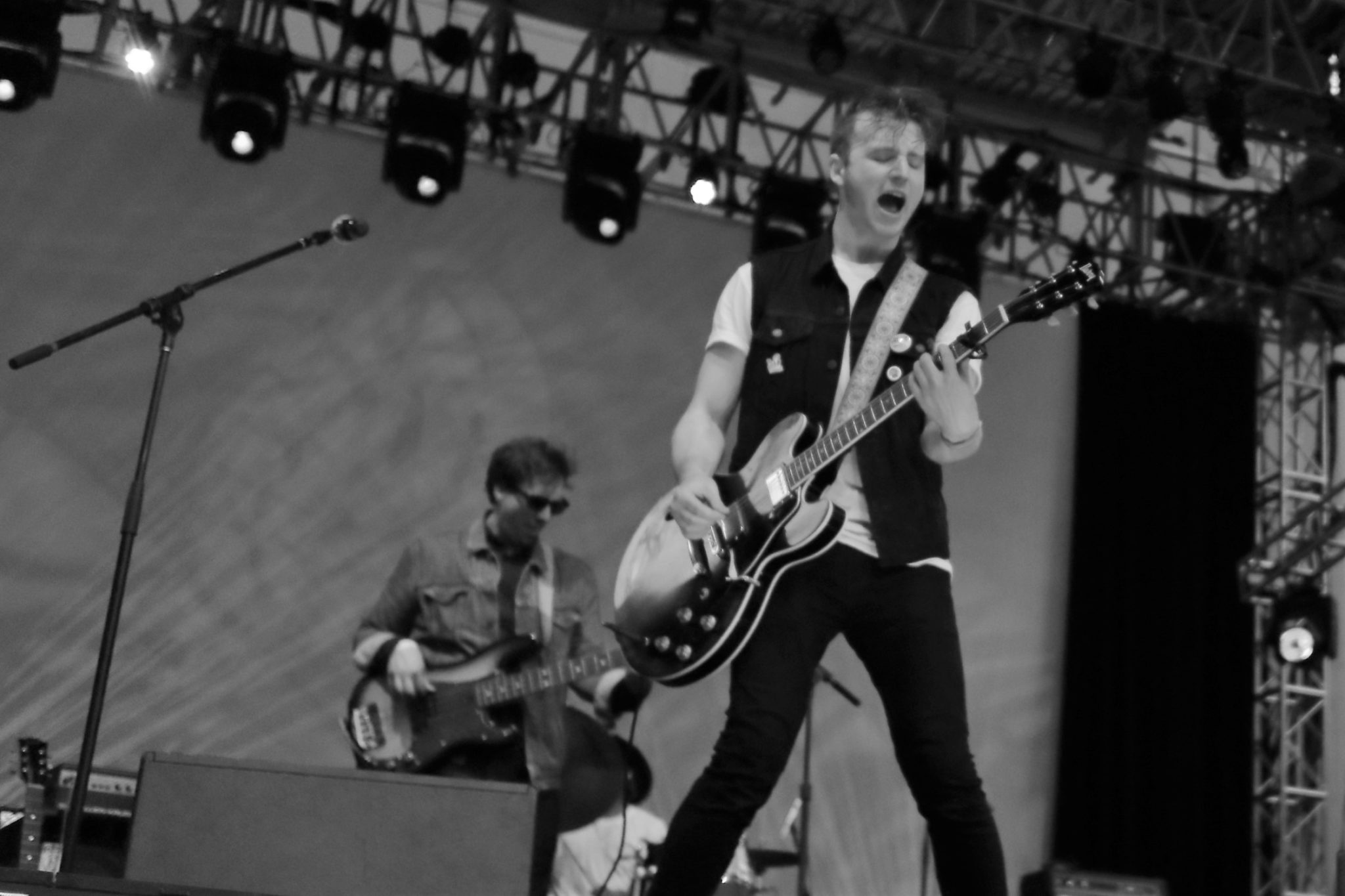 Low Cut Connie