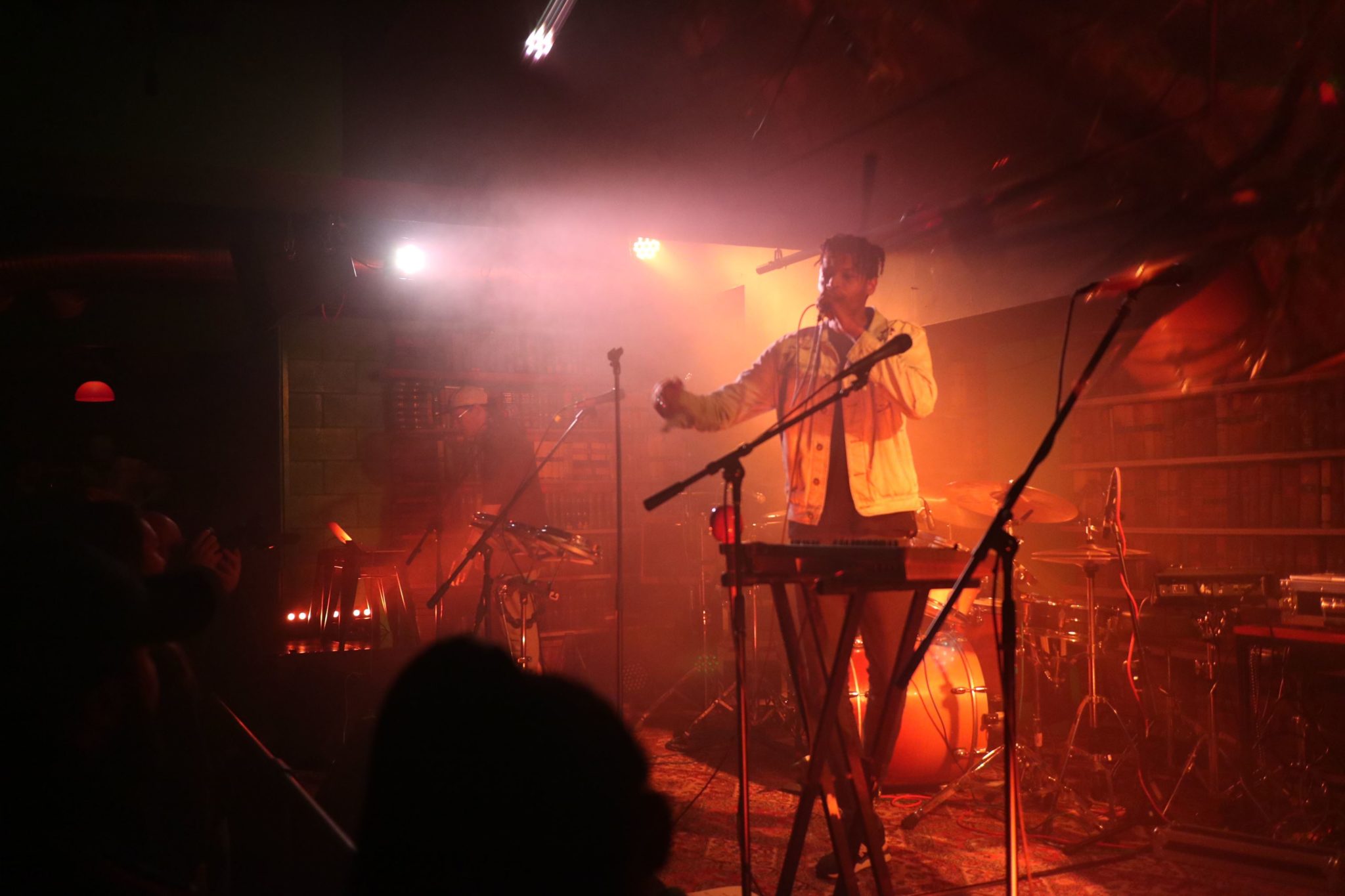 Raiza Biza Meow Wellington