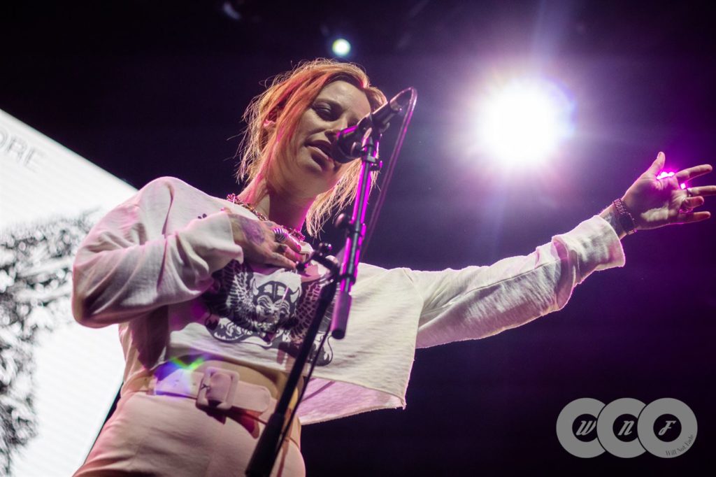 Gin Wigmore at Peachy Keen